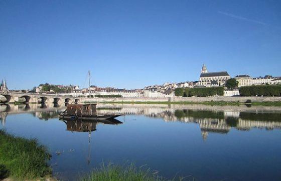 Loire Velo 3 Appartements Moderne Velo Parking 20 Places Velos Centre Ville Historique Blois Exterior photo